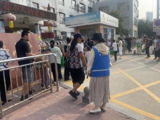 仙营社区网格员开展“严防严控，平安护航”志愿服务活动