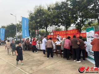 沂河新区白沙埠镇卫生院志愿服务队助力“体卫融合”社区行
