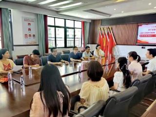温情慰问致敬园丁，余干县领导走访慰问十一小教师