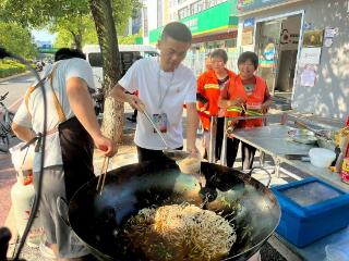 人大代表兰祖拓：爱心早餐暖一线，履职为民显担当