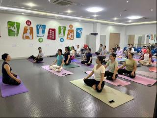 乳山市总工会开办职工瑜伽课