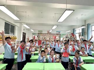 共沐书香，临沂金雀山小学开展班级读书交流活动