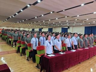 致青春的第一声呐喊，临沂鲁州高级中学2025级军训开营