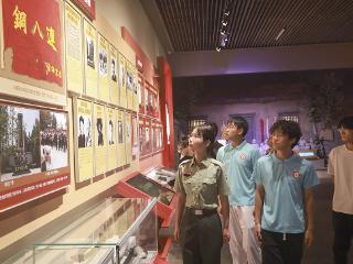 临沂：市民参观抗战纪念馆重温历史