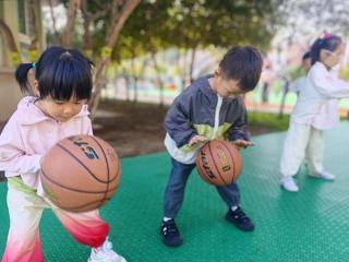 淄博市淄川区实验幼儿园开展“篮”不住的活力晨间拍球活动