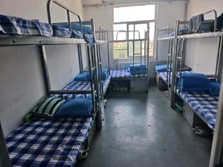山东省淄博市第十中学强化新生内务检查工作