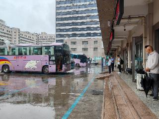 郑州因降雨致65条客运班线停运