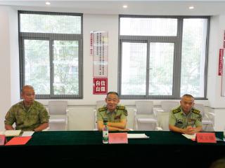 贵阳警备区开展教师节慰问活动