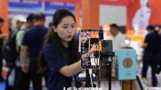 聚焦酒博会｜线下体验火热 线上订单踊跃 酒博会展现消费新活力