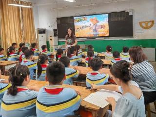 引领教学新思路，新桥吉庆小学举办骨干教师示范课活动