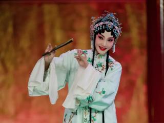 朱冰贞、翁佳慧传统版《牡丹亭》首演
