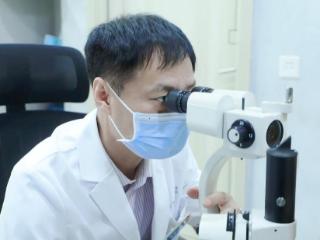 爱尔眼科徐进：执着打磨“精致”诊疗，仁心重塑光明希望