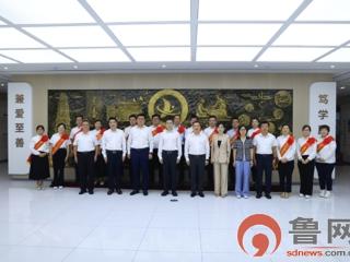 滕州市委副书记、市长刘晓璐到枣庄科技职业学院开展教师节走访慰问活动
