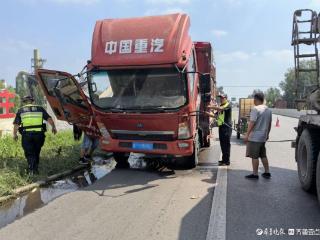 危险！大货车加油站附近突然起火，他们都冲了上去