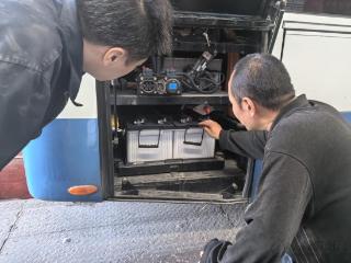 扳手为笔 匠心传情