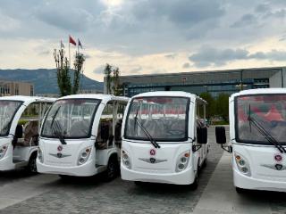 中北大学校友为母校捐赠爱心观光车