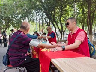 邻里同乐绘就幸福图景，吴泰闸社区公益集市开锣