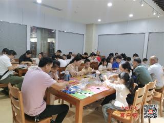 房县图书馆开展竹编非遗体验活动
