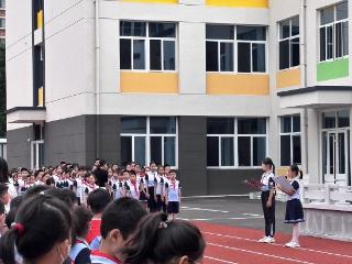 经区实验小学民族团结进步宣传月活动启幕