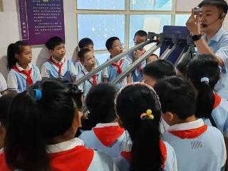 探索科技奥秘，临沂金雀山小学走进临沂市科技馆开展科普实践活动