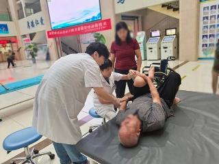 山东省第一康复医院开展世界物理治疗日义诊活动