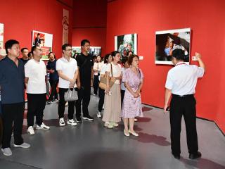 山东省第一康复医院开展“观看优秀作品展、沂蒙精神代代传”党群共建活动