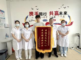 青岛平度：开学季 他的第一个“报到点”却是医院