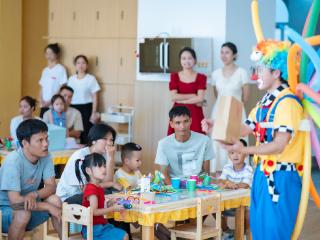 海南陵水3所新建幼儿园同日开园 亲子互动暖意浓