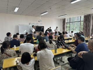 乌当区老年大学晚晴摄影班开班