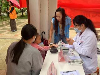 济宁太白湖新区许庄街道锦绣社区开展网络安全宣传+义诊活动进社区活动