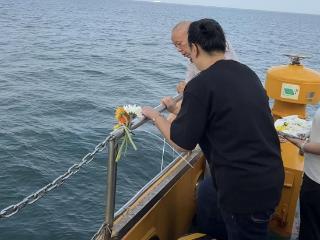 这一程向海而去 烟台市举行第十一届公益海葬活动