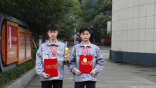 备战第三届全国技能大赛｜杨昌华：180日夜淬匠心，喷枪为笔绘青春(图1)