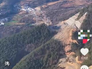 云南一高速公路停工是因发现古生物化石？部门回应：不实，正积极推动复工