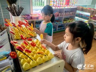 东营区第二实验幼儿园：秋日童趣满教室