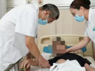 泰安市第一人民医院普外一科成功为复杂重症患者实施腹腔镜下左半结肠切除术