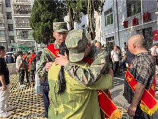 【青春向军营】哥哥二次入伍，和弟弟一起当新兵