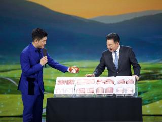 牧原亮相9·15中国品质生活晚会——“小鲜肉”原来是这样养出来的