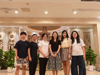 校友子女报考每年减免20%学费 2位新生成首批受益者