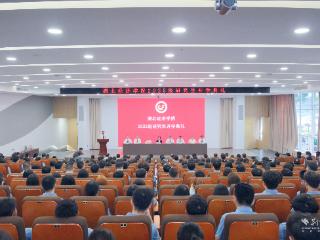 “研”途新起点！校长送“秘籍”助新生破茧成蝶