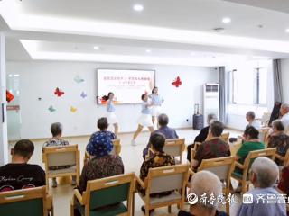 青春红匠志愿服务队与大成托管到山东港福（日照）颐养中心送关爱