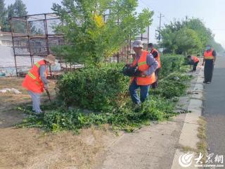 武城公路分中心绿植修剪美化路域环境