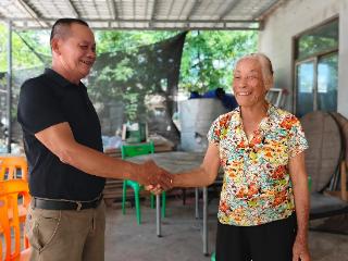 海南陵水隆广镇“瓦帮鲁”暖心服务 解开老党员十七年“错龄心结”