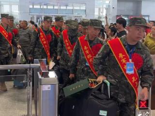 开启热血征程 200余名池州籍新兵今日起运