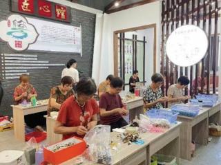 善琏“福笔”携非遗共富“上上签”亮相展会