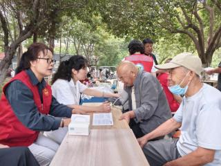 仙营街道吴泰闸社区邻居节爱心集市温情启幕