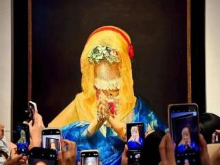 当酒瓶成为艺术载体：梅见艺术馆与“怪美”美学的共生实验