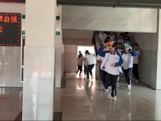 淄博鲁才高级中学开展“九一八”防空疏散演练