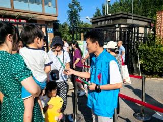 鹿华苑二里社区幼儿园 “小手拉大手” 垃圾分类宣传活动