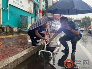 枣庄市薛城区综合行政执法大队新城街道中队多措并举应对暴雨 全力守护市民生命安全