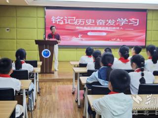 英雄是最亮的指路灯！“开学第一课”触摸城市丰碑